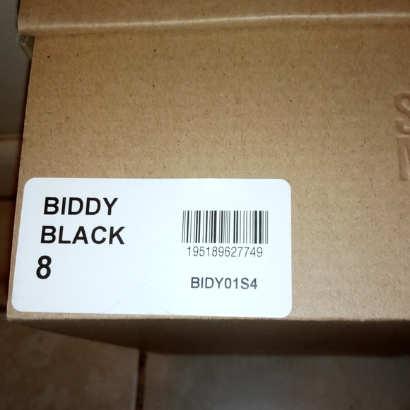 STEVE MADDEN Faux Fur Biddy Black Sandals 8M - Picture 3 of 6